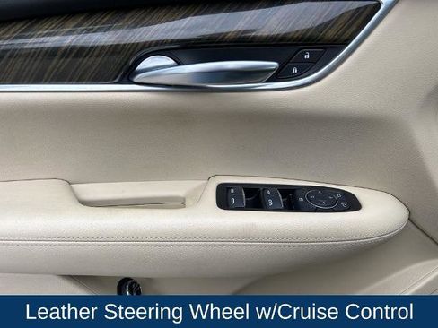 Used 2017 Cadillac XT5 FWD image 11