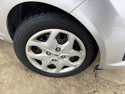 Used 2013 Ford Fiesta S image 34