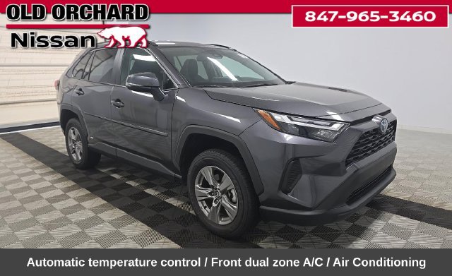 Used 2024 Toyota RAV4 XLE AWD/4WD image 2