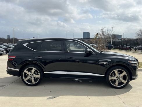 Used 2022 Genesis GV80 2.5T w/ Prestige Package 04 image 3