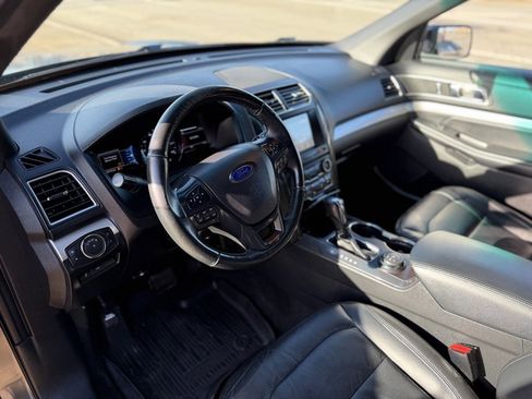 Used 2017 Ford Explorer XLT w/ Equipment Group 202A image 24