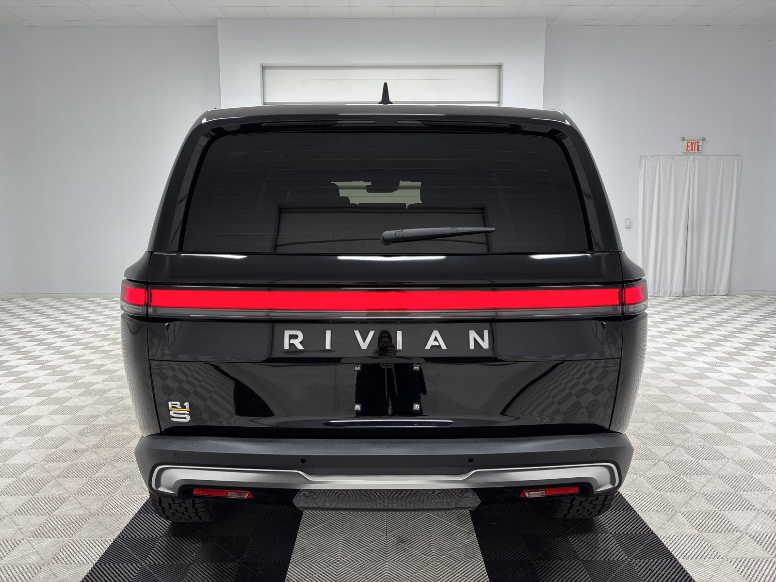 Used 2023 Rivian R1S Adventure Quad AWD/4WD image 4