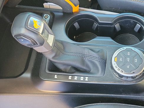 Used 2021 Ford Bronco Badlands image 28