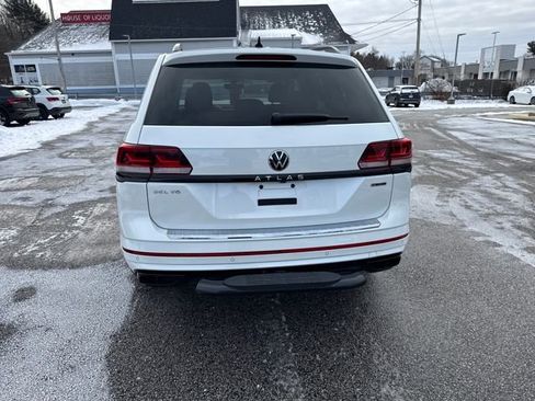 Certified 2022 Volkswagen Atlas SEL R-Line image 8