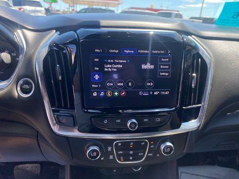 Used 2023 Chevrolet Traverse LT AWD/4WD image 10