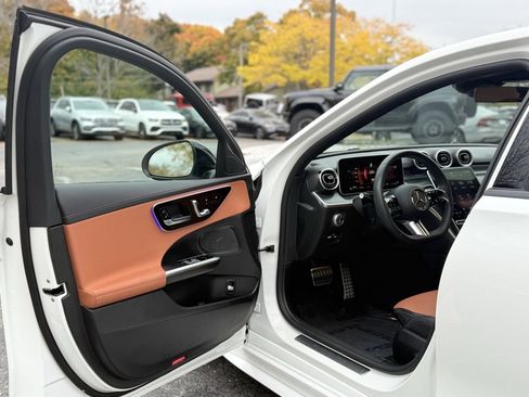 Used 2024 Mercedes-Benz C 300 Sedan image 19