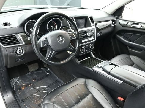 Used 2016 Mercedes-Benz GL 450 4MATIC w/ Premium I Package image 14