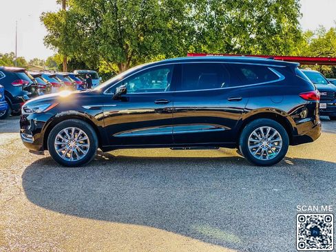 Used 2021 Buick Enclave Essence w/ Sound and Sites Package FWD image 4