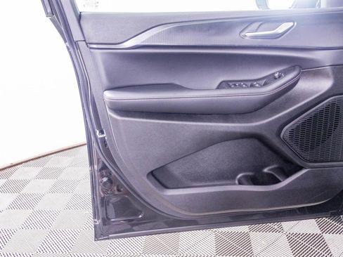 New 2025 Jeep Grand Cherokee L Altitude image 12