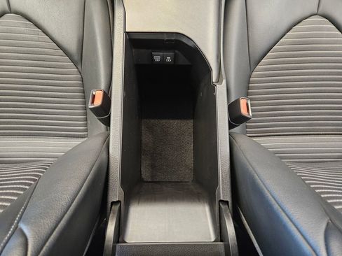 Used 2022 Toyota Camry SE image 22