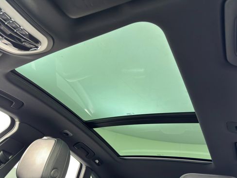 Used 2018 Porsche Macan image 11