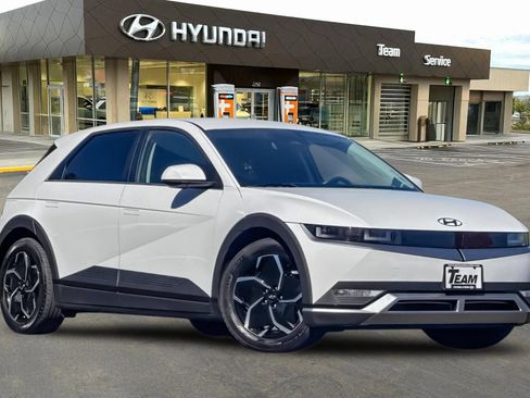 Certified 2024 Hyundai Ioniq 5 SE RWD image 2