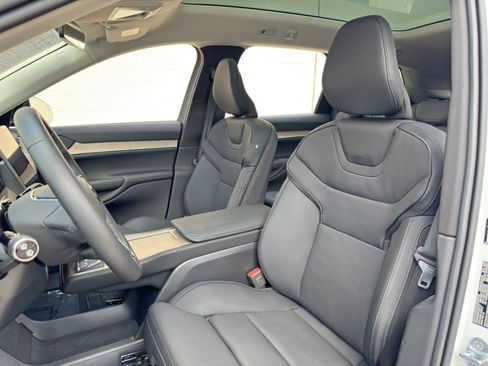Used 2025 Volvo EX90 Ultra AWD/4WD image 35