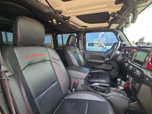 Used 2022 Jeep Wrangler Unlimited Rubicon w/ Cold Weather Group AWD/4WD image 29