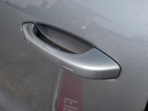 Used 2020 Porsche Cayenne image 39