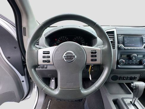 Used 2018 Nissan Frontier SV w/ Value Truck Package RWD image 9