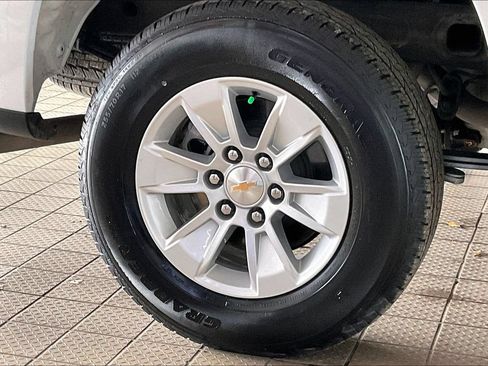 Used 2025 Chevrolet Silverado 1500 LT RWD image 35