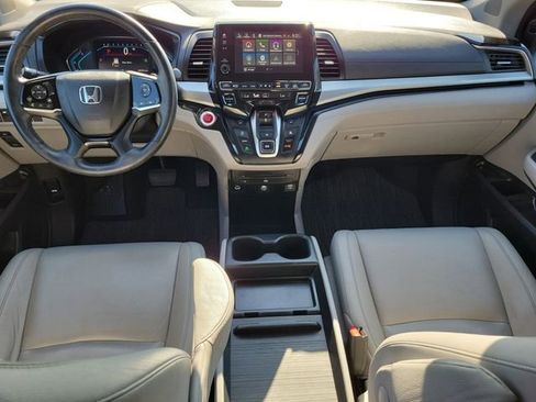 Used 2023 Honda Odyssey Touring image 14