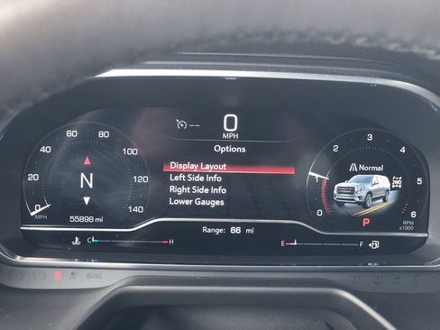 Used 2023 GMC Yukon SLT w/ SLT Premium Package image 16