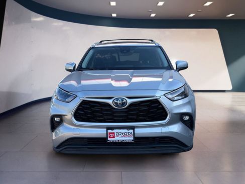 Used 2023 Toyota Highlander XLE image 8