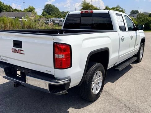 Used 2018 GMC Sierra 1500 SLE w/ SLE Value Package AWD/4WD image 3