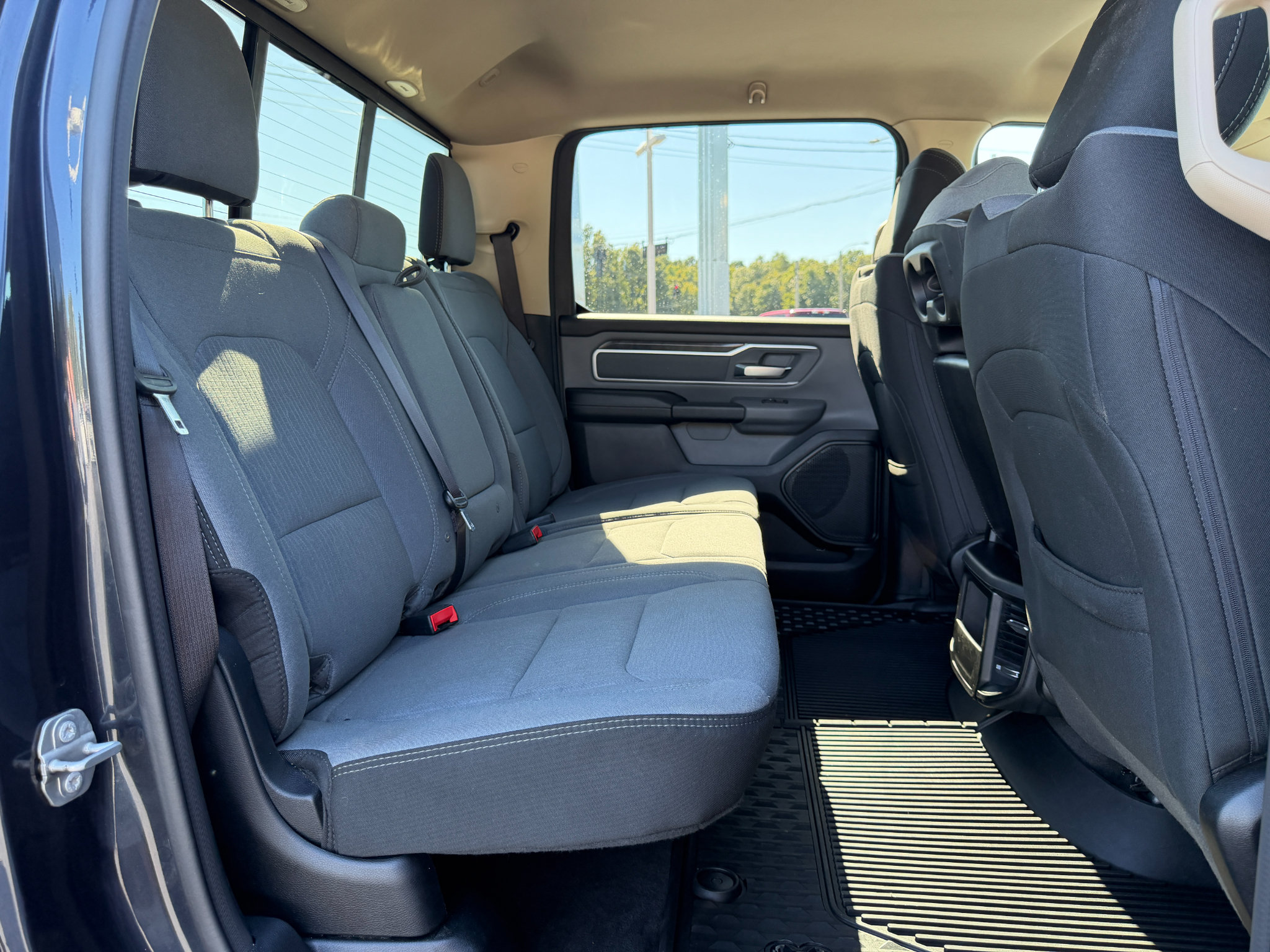 Used 2020 RAM 1500 Big Horn AWD/4WD image 18