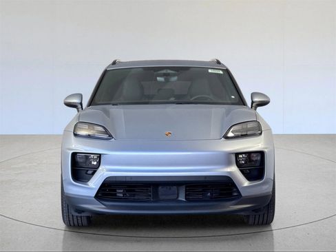 New 2025 Porsche Macan Electric image 11
