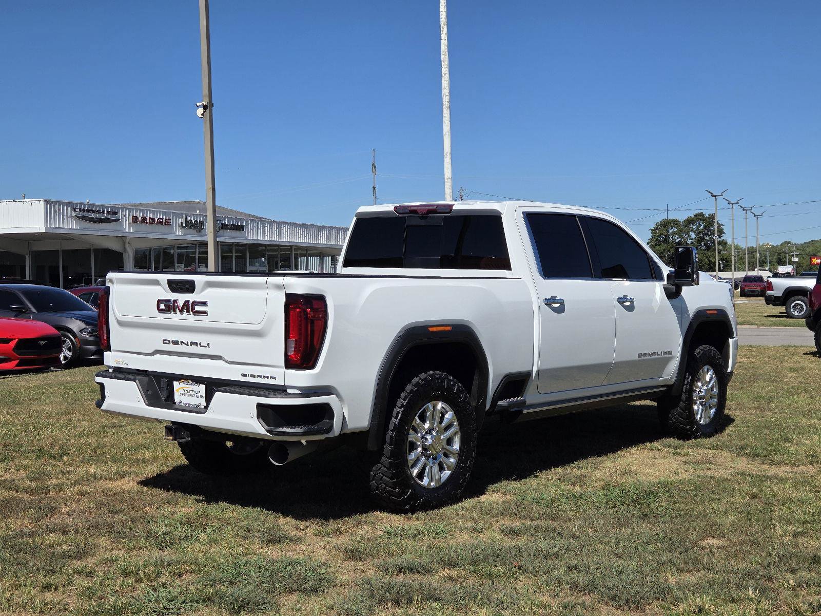 Used 2022 GMC Sierra 2500 Denali w/ Denali Ultimate Package AWD/4WD image 3