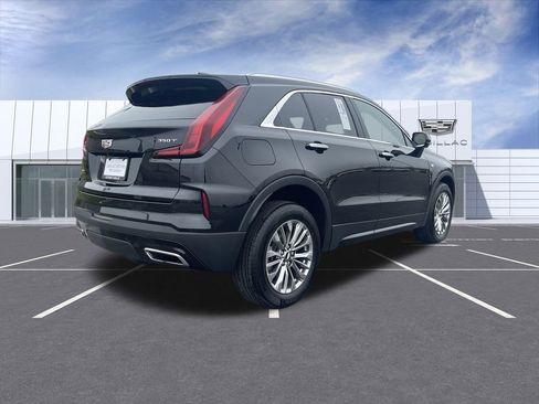 Certified 2025 Cadillac XT4 Premium Luxury image 8