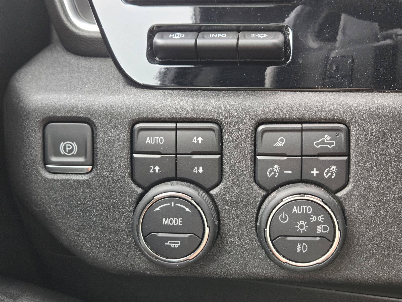 Used 2023 Chevrolet Silverado 1500 LTZ w/ Technology Package AWD/4WD image 21