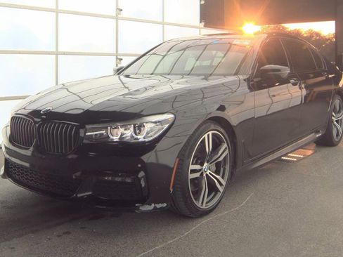 Used 2019 BMW 740i M SPORT w/ M Sport Package image 1