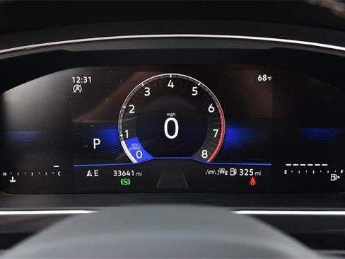 Certified 2024 Volkswagen Tiguan SE image 12