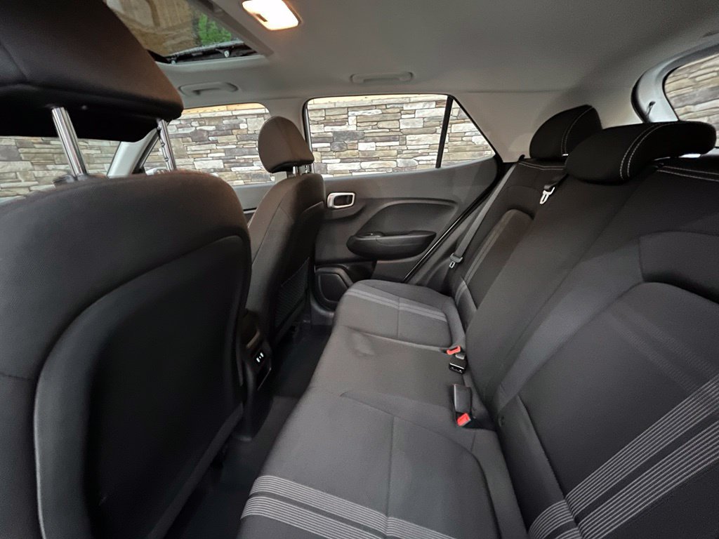 Used 2024 Hyundai Venue SEL FWD image 35