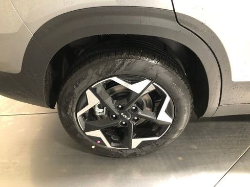 New 2026 Kia Seltos S AWD/4WD image 9