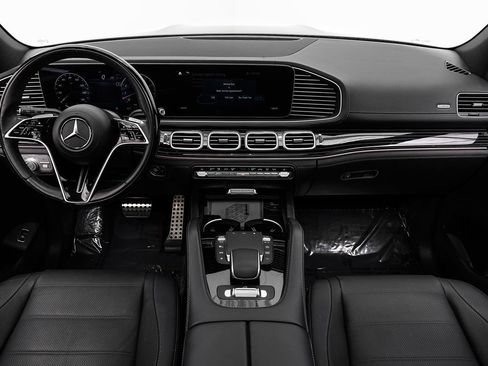 Used 2024 Mercedes-Benz GLS 450 4MATIC image 12