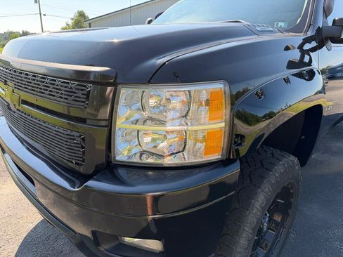 Used 2013 Chevrolet Silverado 2500 LTZ w/ Z71 Appearance Package AWD/4WD image 10