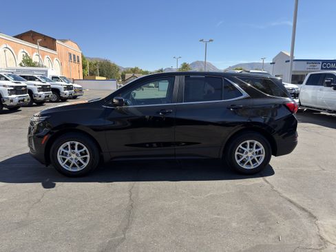 Used 2022 Chevrolet Equinox LT w/ LPO, Cargo Package FWD image 5