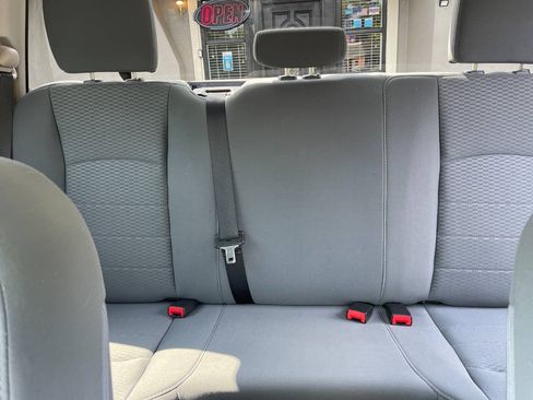 Used 2013 RAM 1500 Express RWD image 17