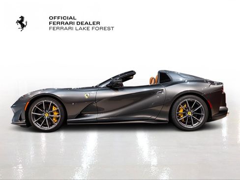 Certified 2022 Ferrari 812 GTS Base image 3