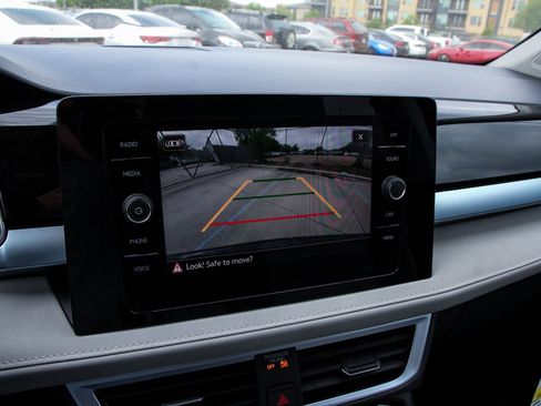 New 2026 Volkswagen Taos SE FWD image 19