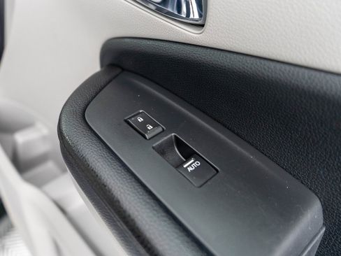 Used 2016 Honda Pilot LX image 9