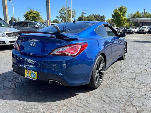 Used 2016 Hyundai Genesis Coupe 3.8 RWD image 3