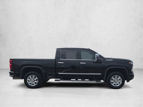 Used 2024 Chevrolet Silverado 2500 High Country AWD/4WD image 4