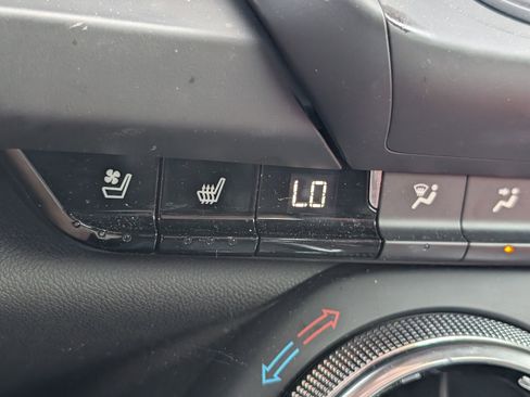 Used 2019 Chevrolet Camaro LT RWD image 14