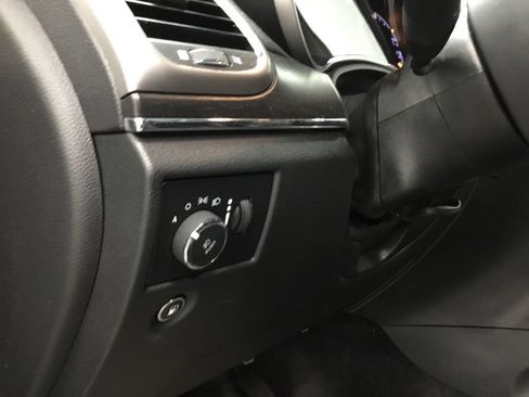 Used 2018 Jeep Grand Cherokee Limited AWD/4WD image 9