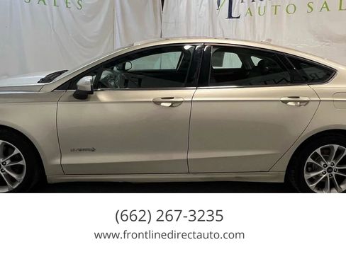 Used 2019 Ford Fusion SE image 4