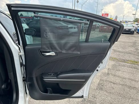 Used 2016 Dodge Charger SXT RWD image 23