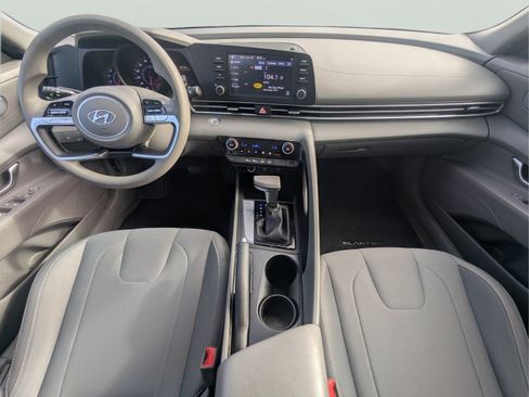 Used 2022 Hyundai Elantra SEL FWD image 11