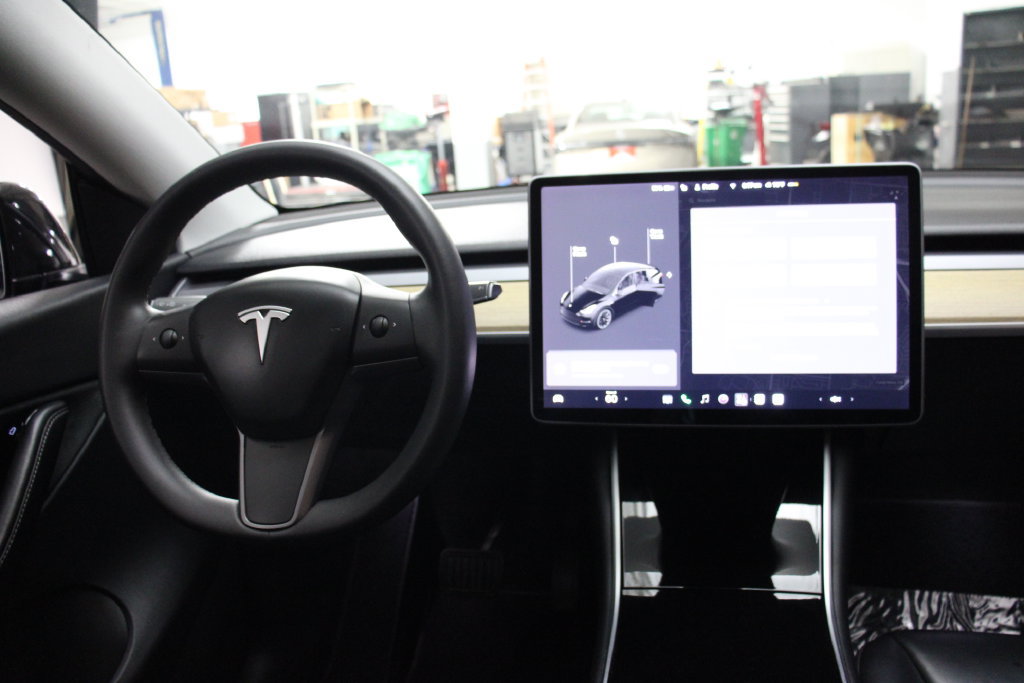 Used 2021 Tesla Model Y Long Range AWD/4WD image 24