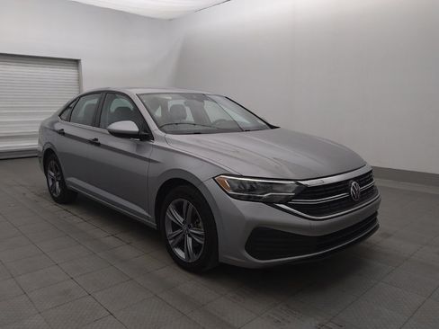 Used 2024 Volkswagen Jetta SE FWD image 11